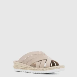 Sandals*Aquatalia Aura Shell